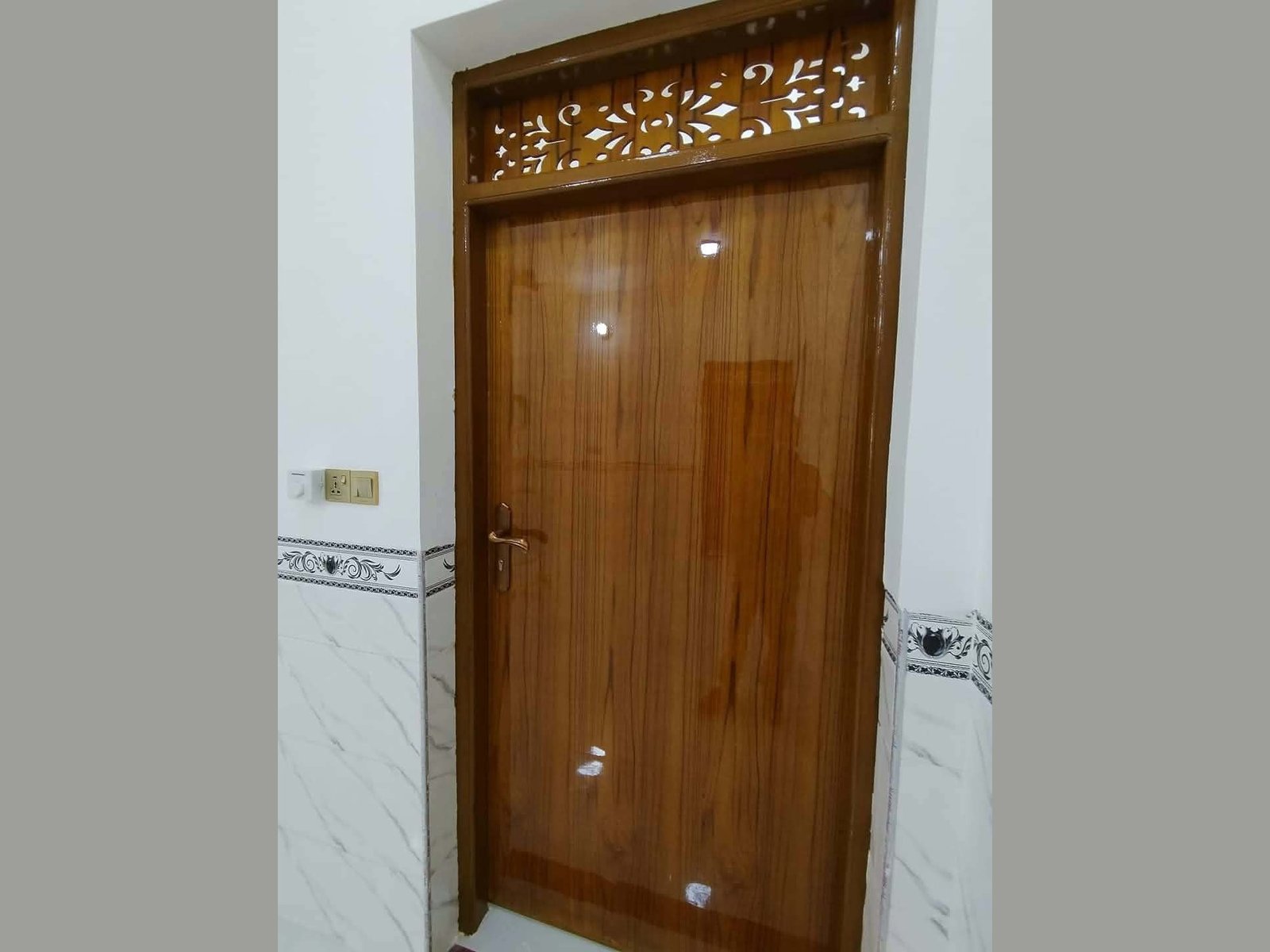 سأحسب لك كمية الخشب والمقاسات وتكلفة مشروعك الخشبي