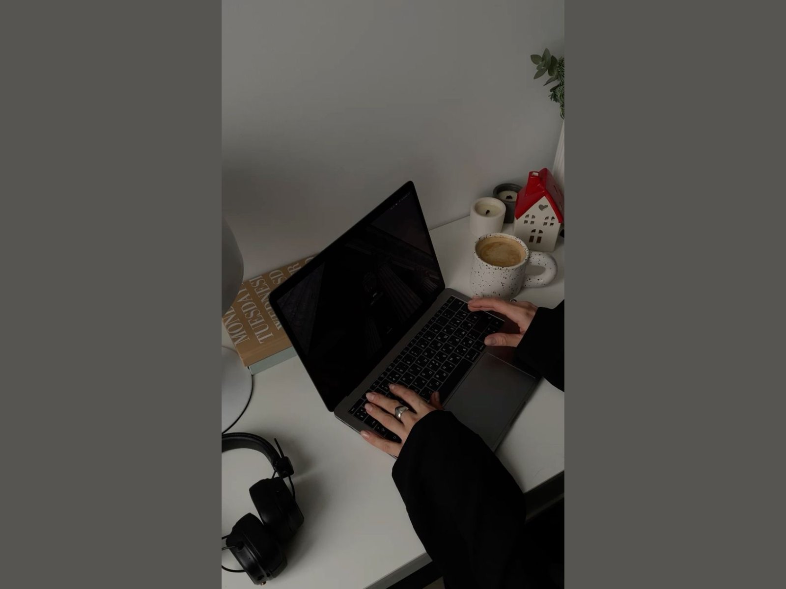 سأكتب لكِ منشورات إعلانية جذابة لصفحات التواصل الاجتماعي