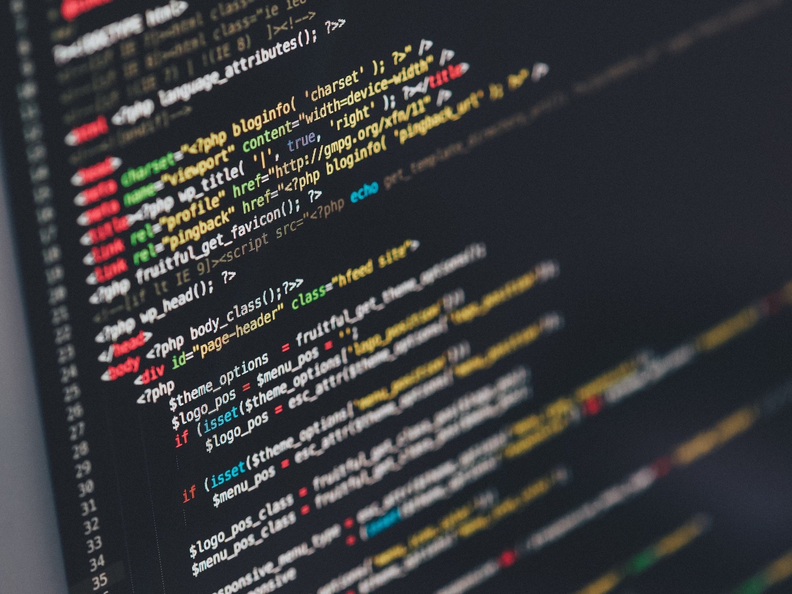 سأقوم بتصميم وتطوير واجهات مواقع الويب مع بناء نظام خلفي (Back-End) احترافي