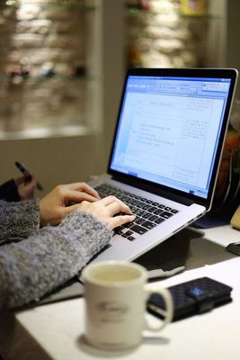 ادخال بيانات وكتابة النصوص من الصور والاوراق اليدويه إلى Word بدقة