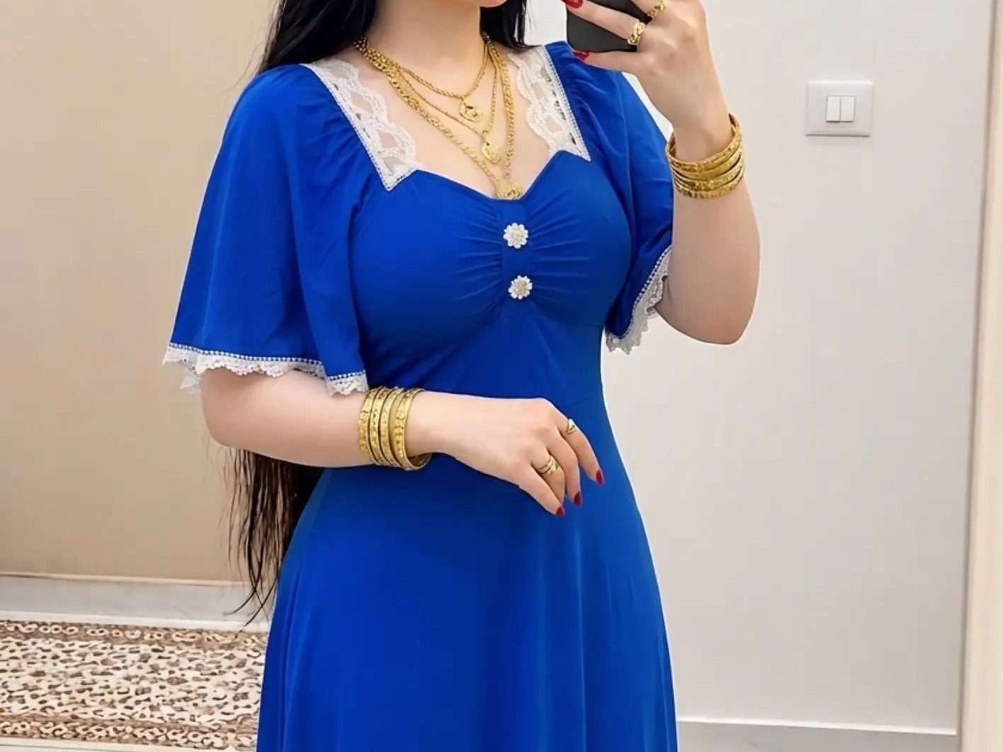تفصيل وخياطة ملابس نسائية باحترفيه ودقه عاليه مع الاهتمام المقاسات والتفاصيل, image 2 of 5